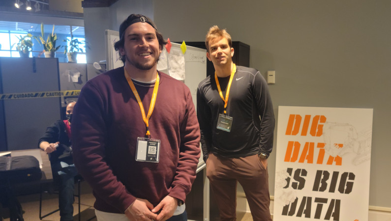 Caught Schmoozing at Startup Weekend (day 2)